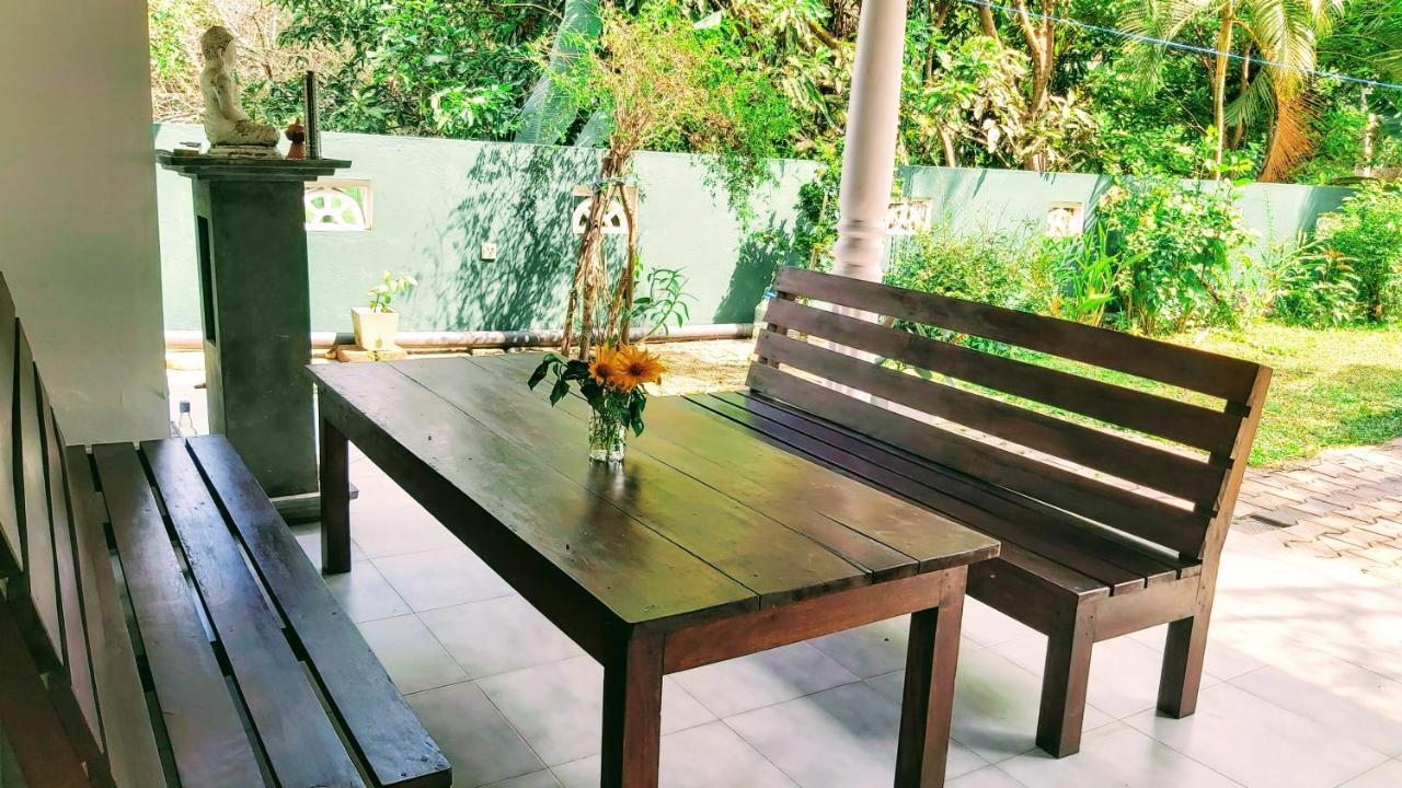 Villa Senan - 2 Apartments - 미리사 외부 사진